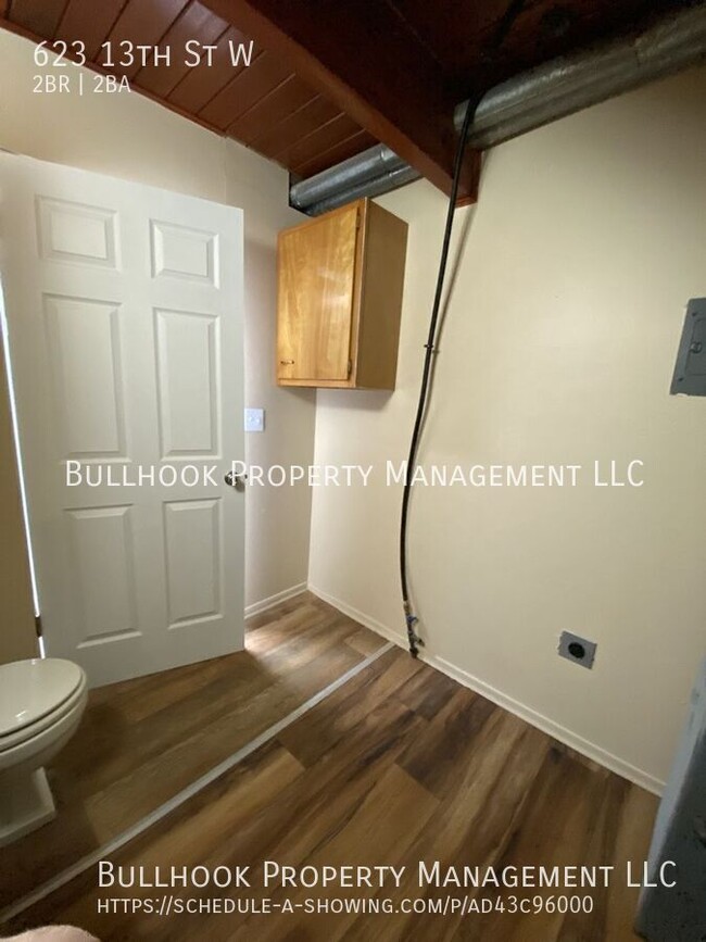 Building Photo - MOVE IN SPECIAL  - $300 off first full mon...