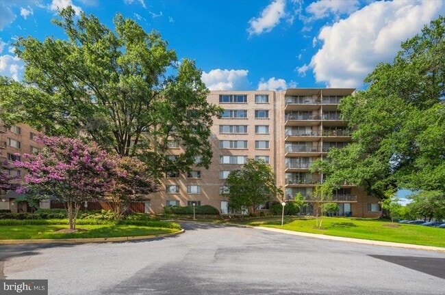 Building Photo - 4410 Oglethorpe St