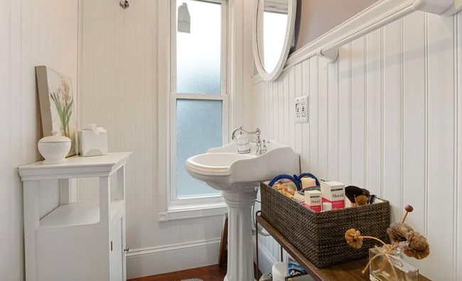 Building Photo - STUNNING Saint Paul Single Family Home - High End Upgrades Throughout