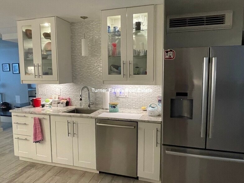 Building Photo - 469 Massachusetts Ave