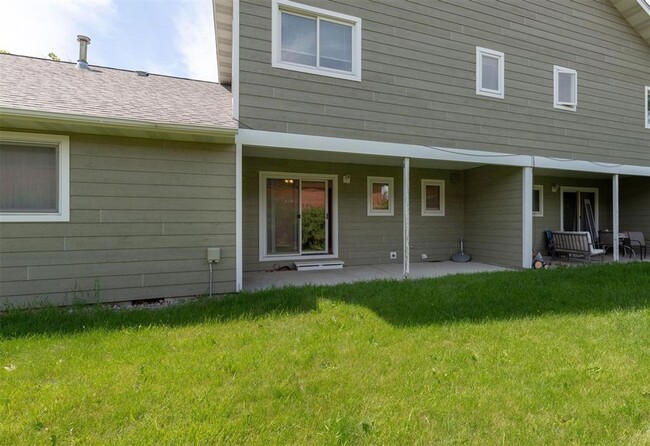 Building Photo - 3 Bedroom Condo for Rent in Bozeman