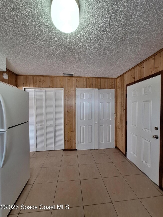 Building Photo - 246 Jepson St