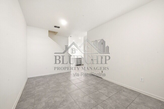 Building Photo - 2634 Runners Cir