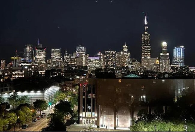 Building Photo - 6 S Laflin St