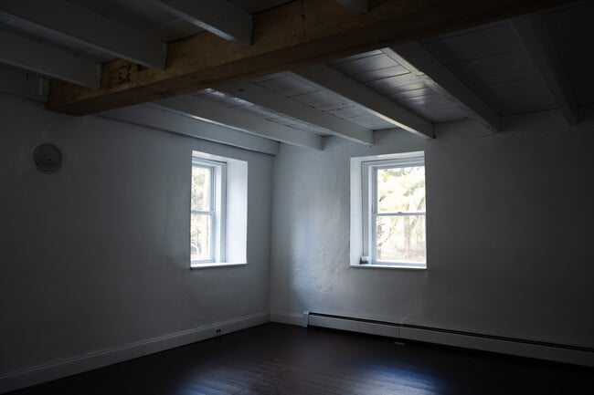 Building Photo - 197 Mercer Mill Rd