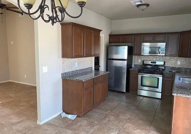 Building Photo - 14207 North Point Ave