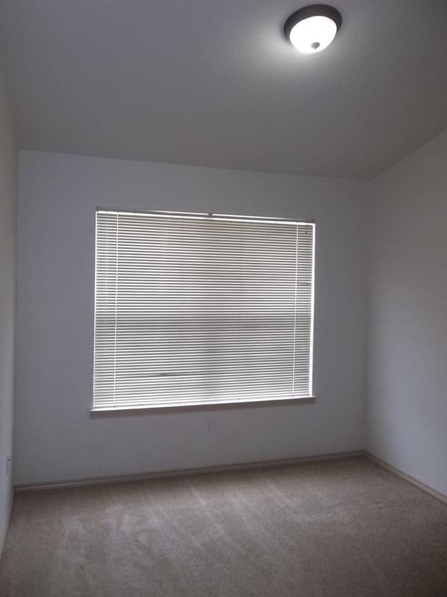 Building Photo - 2318 Sailing Way