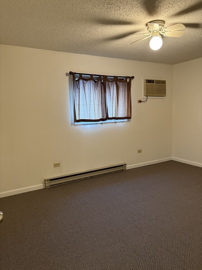 Building Photo - 212 Madison St