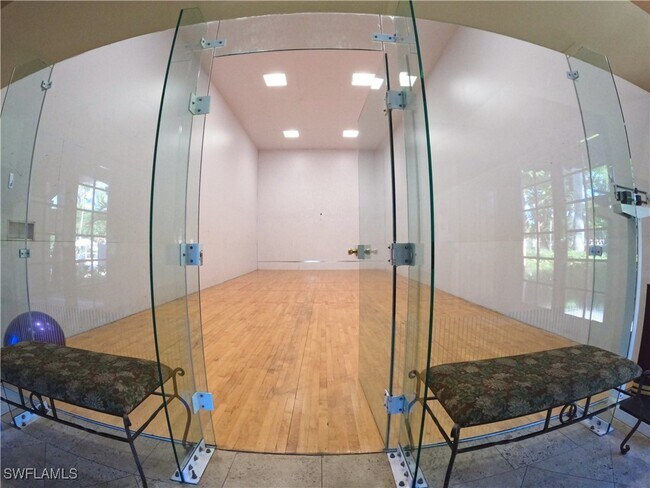 Building Photo - 1160 Wildwood Lakes Blvd