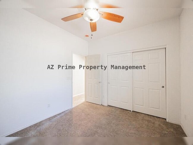 Building Photo - 2419 W Darrow St