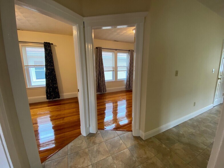 Building Photo - 188 Harvard St