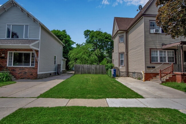Building Photo - Furnished 4-Bedroom Single-Family Home on Buffalo’s West Side