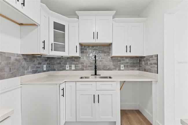 Building Photo - 2008 Oakwood Ave