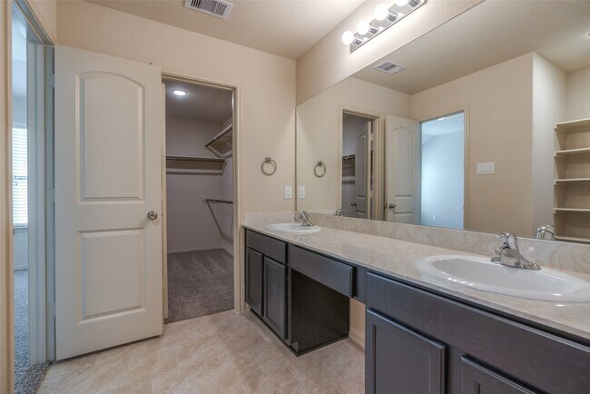 Building Photo - 23603 Umbrella Pine Dr