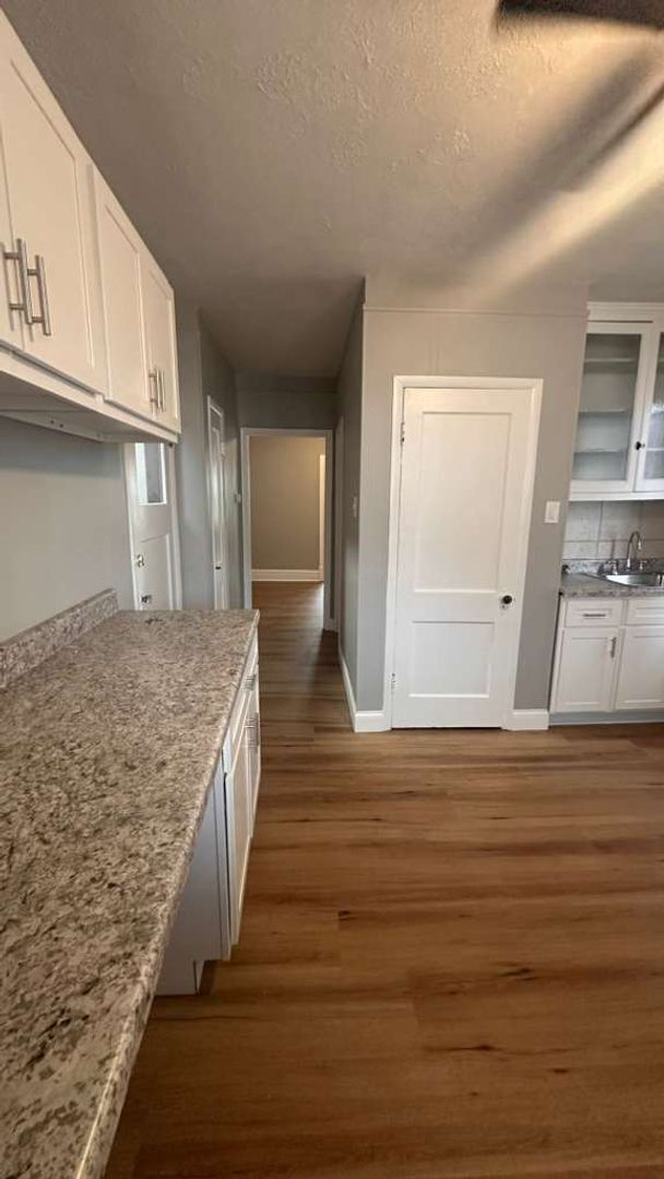 Building Photo - 5042-5044 Pernod Avenue