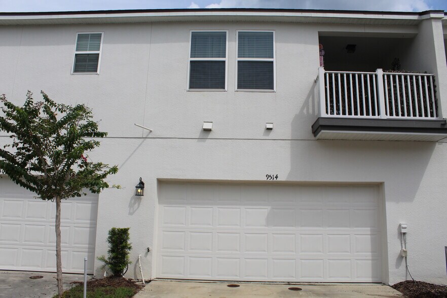 Building Photo - 9514 Poplar Ridge Ave