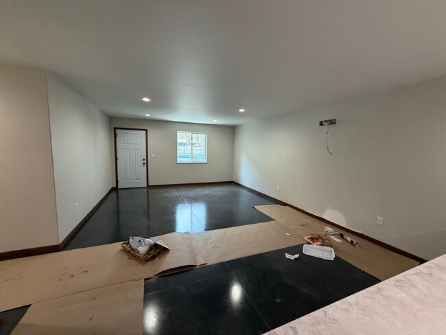 Building Photo - 115 4th St SW