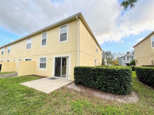 Building Photo - 12735 Somerset Oaks St