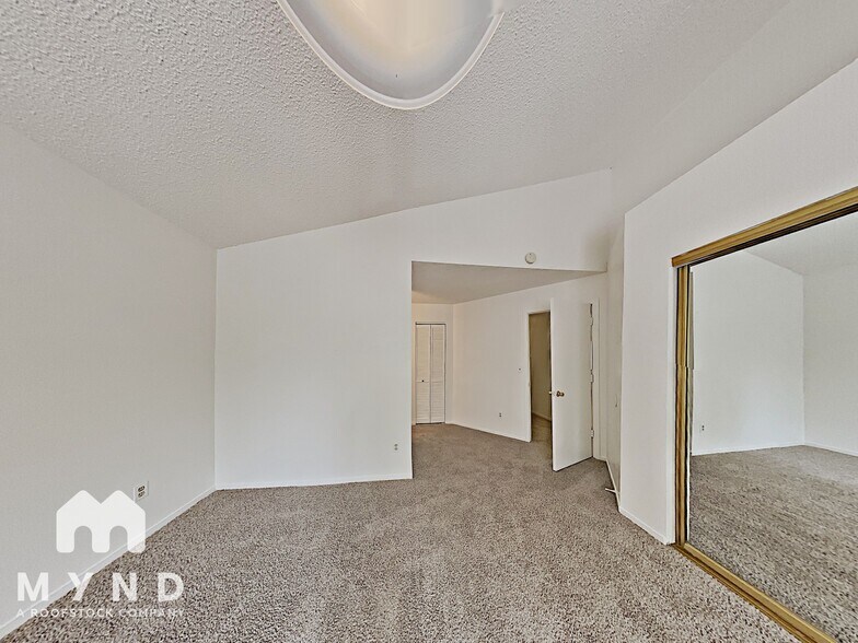 Building Photo - 5922 Shadow Park Dr