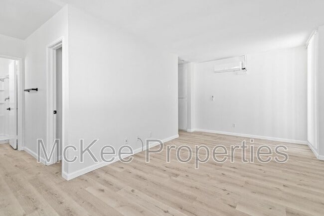 Building Photo - 307 San Elijo St