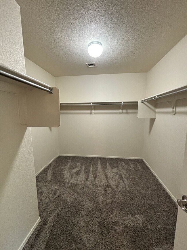 Building Photo - 1051 W Sea Lion Dr