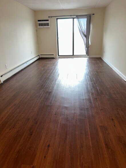 Building Photo - 95 Nahant St