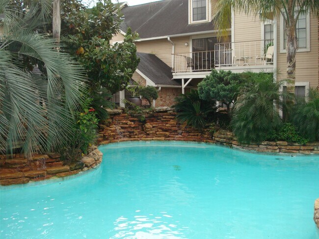 Building Photo - 2300 Old Spanish Trl