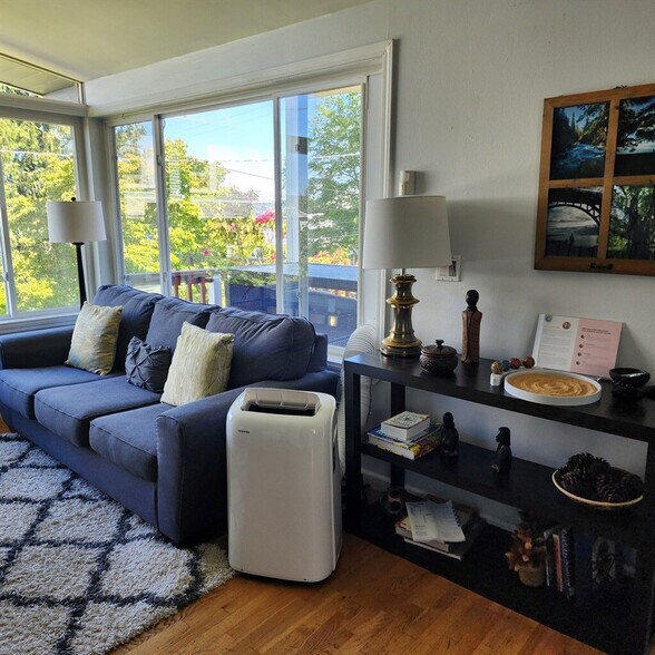 Building Photo - 9813 62nd Ave S