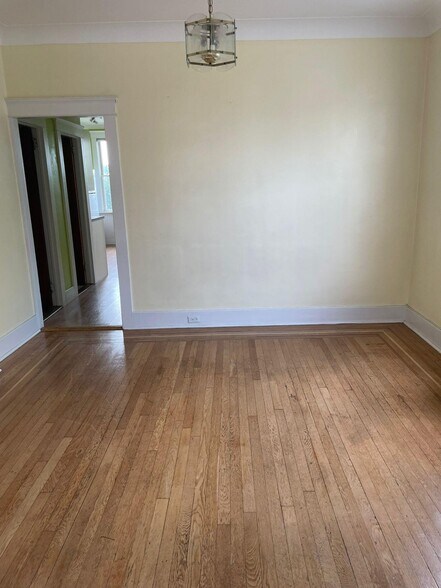 Building Photo - 579 Liberty Ave