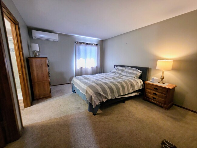 Building Photo - 2488 N Whispering Pines Way