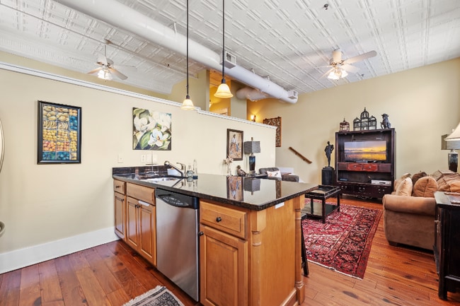 Building Photo - 4 Beaufain St