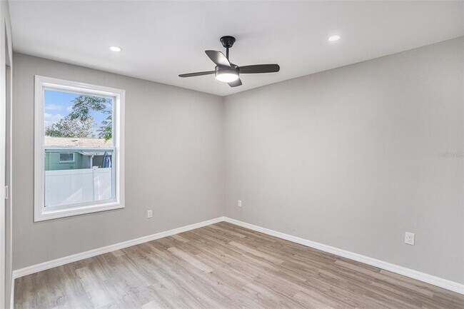 Building Photo - 3412 Springfield Dr