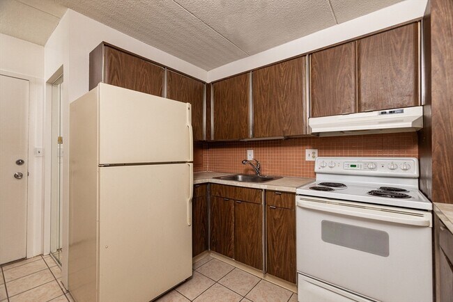 Building Photo - 200 Swanton St