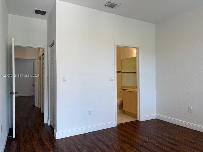 Building Photo - 14958 SW 41st Ln
