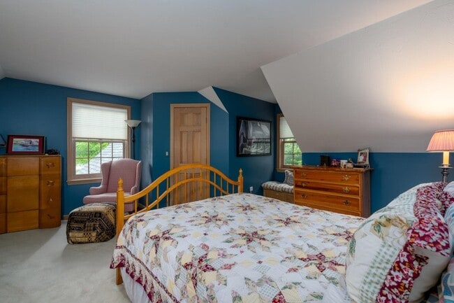 Building Photo - 39 Robertson Dr