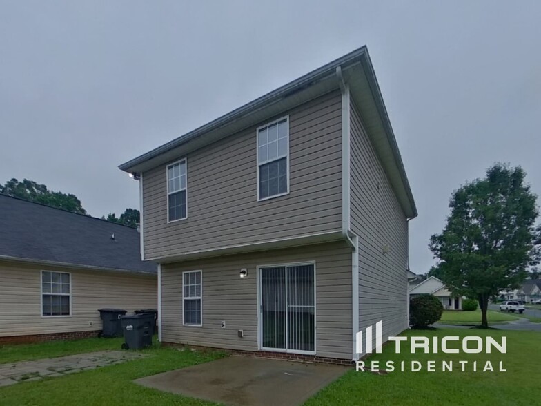 Building Photo - 2416 Smugglers Ct