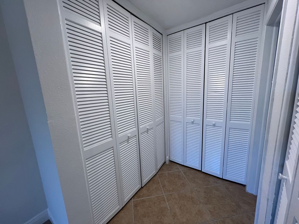 Building Photo - 710 Bayou Ave