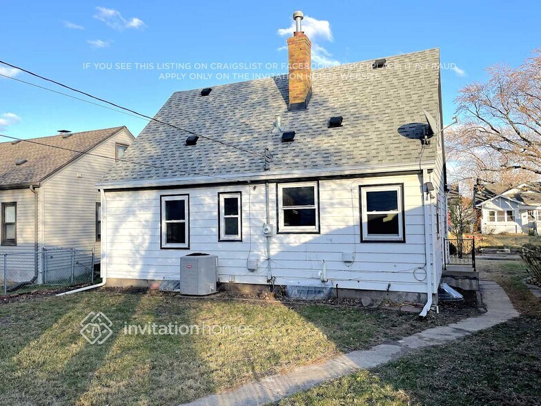 Building Photo - 5240 S 28th Ave