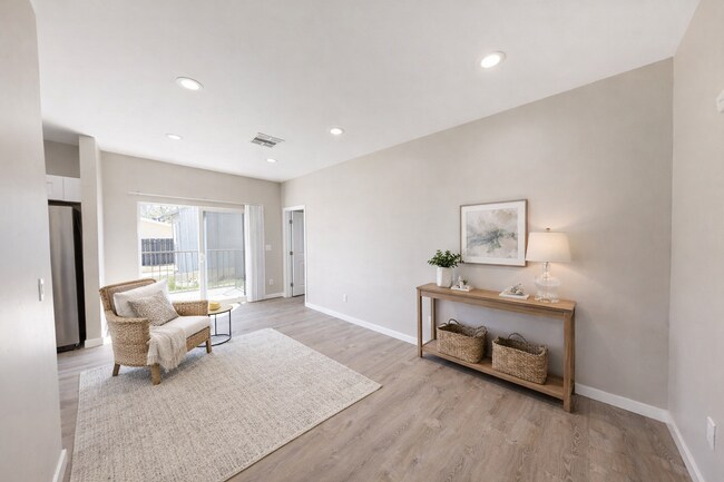 Building Photo - 4 BD House!