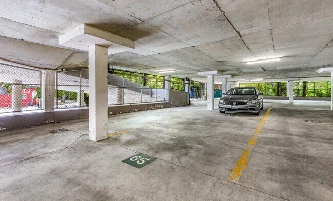 Building Photo - 2285 Peachtree Rd NE