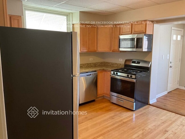 Building Photo - 7938 W Elmgrove Dr