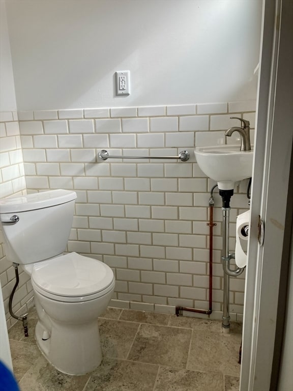 Building Photo - 49 Linden St