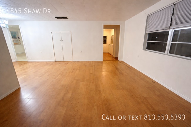 Building Photo - 4845 Shaw Dr