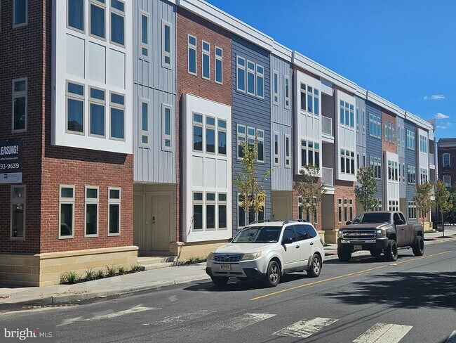 Building Photo - 200 Hamilton Ave