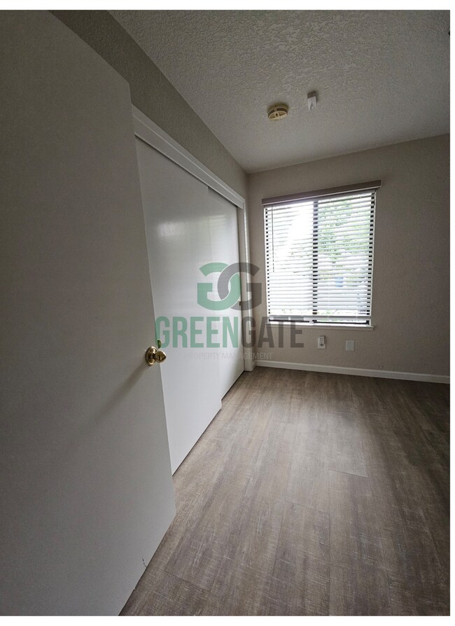 Building Photo - 1108 Cedar Creek Dr