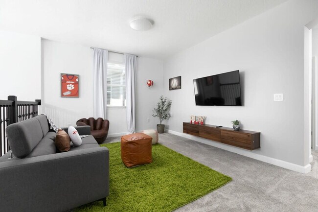 Building Photo - 4290 Paragraph Dr