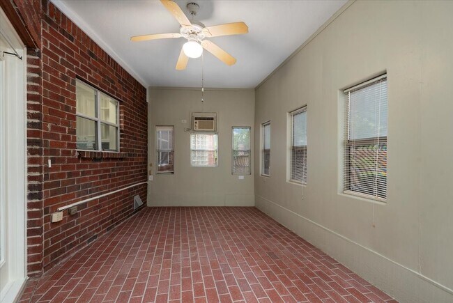 Building Photo - 14151 Buckingham Ln