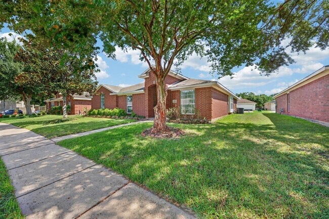 Building Photo - 15307 Flemington Ave