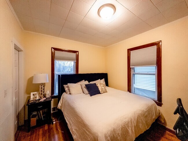 Building Photo - 41 Child St