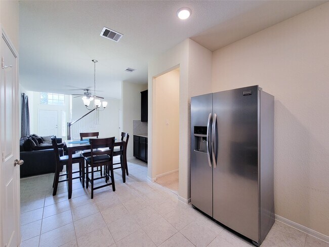 Building Photo - 17018 Taffaine Dr